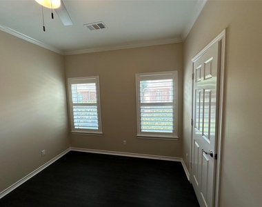 6835 Staffordshire Street - Photo Thumbnail 19