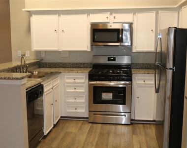 11530 Ridge Run Drive - Photo Thumbnail 4