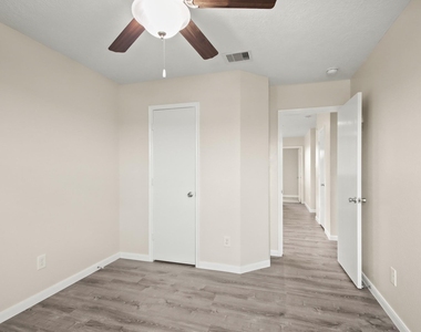 1223 Grassy View Drive - Photo Thumbnail 15