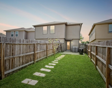 1223 Grassy View Drive - Photo Thumbnail 18