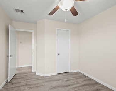 1223 Grassy View Drive - Photo Thumbnail 13
