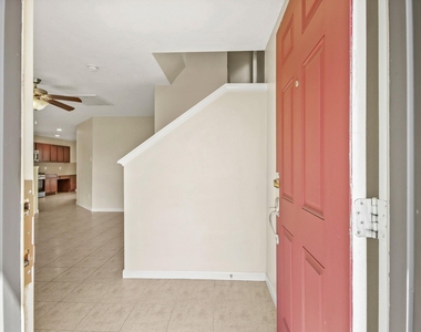 1223 Grassy View Drive - Photo Thumbnail 2