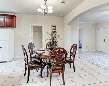 2088 Laverne Street - Photo Thumbnail 4