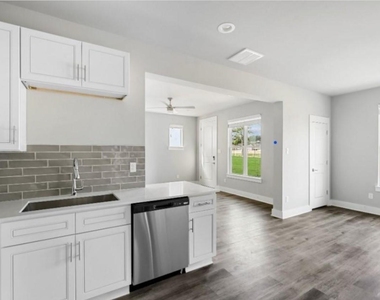 13588 Ella Boulevard - Photo Thumbnail 14