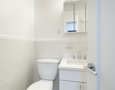 East 35 Street - Photo Thumbnail 3