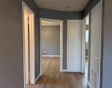 8010 Roswell Street - Photo Thumbnail 6