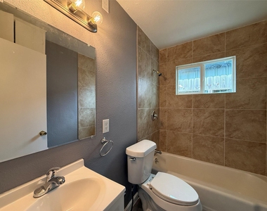 8010 Roswell Street - Photo Thumbnail 9