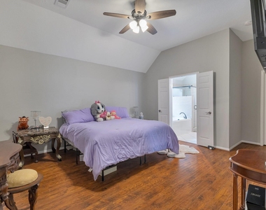 16115 Charter Rock Drive - Photo Thumbnail 9