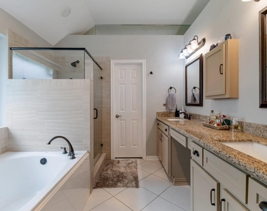 16115 Charter Rock Drive - Photo Thumbnail 12