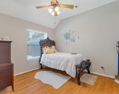 16115 Charter Rock Drive - Photo Thumbnail 10