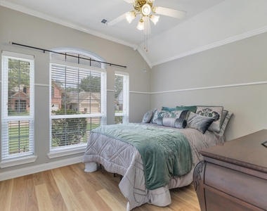 16115 Charter Rock Drive - Photo Thumbnail 11