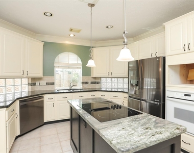7502 Holly Court Estates - Photo Thumbnail 15