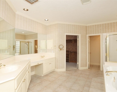 7502 Holly Court Estates - Photo Thumbnail 24