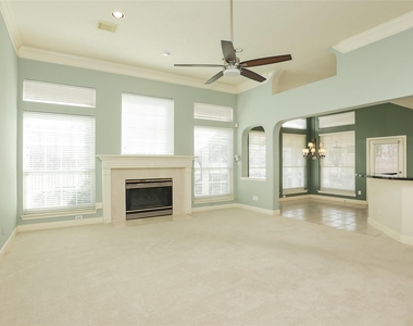 7502 Holly Court Estates - Photo Thumbnail 10