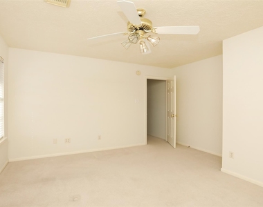 7502 Holly Court Estates - Photo Thumbnail 33