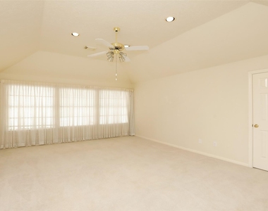 7502 Holly Court Estates - Photo Thumbnail 28