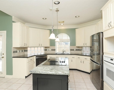 7502 Holly Court Estates - Photo Thumbnail 16