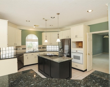 7502 Holly Court Estates - Photo Thumbnail 14