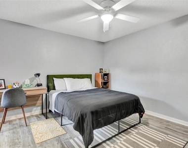 2750 Holly Hall - Photo Thumbnail 4