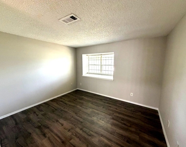 5817 W Tidwell Road - Photo Thumbnail 19