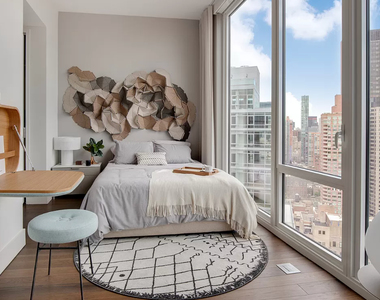 East 44th Street - Photo Thumbnail 1