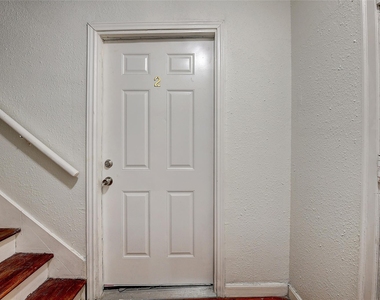 2509 Shakespeare Street - Photo Thumbnail 10