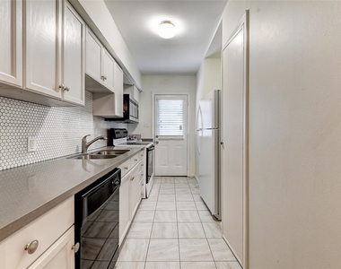 2509 Shakespeare Street - Photo Thumbnail 15
