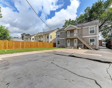 2509 Shakespeare Street - Photo Thumbnail 2