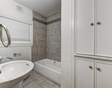 2509 Shakespeare Street - Photo Thumbnail 14