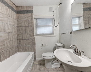 2509 Shakespeare Street - Photo Thumbnail 8