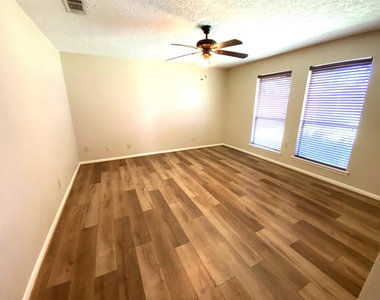 22522 Smokey Hill Drive - Photo Thumbnail 7