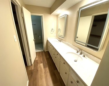 22522 Smokey Hill Drive - Photo Thumbnail 8