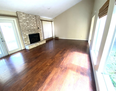 22522 Smokey Hill Drive - Photo Thumbnail 5
