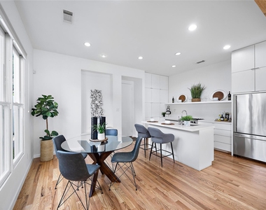2437 North Boulevard - Photo Thumbnail 4