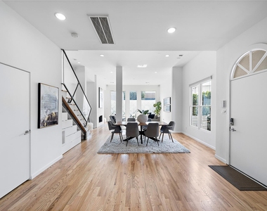 2437 North Boulevard - Photo Thumbnail 1