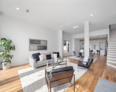 2437 North Boulevard - Photo Thumbnail 10