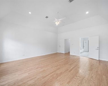 2437 North Boulevard - Photo Thumbnail 17