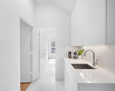2437 North Boulevard - Photo Thumbnail 23