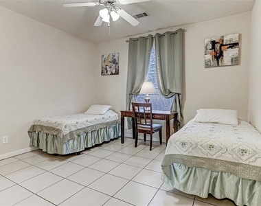 2078 Laverne Street - Photo Thumbnail 9