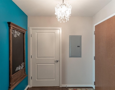 5925 Almeda Road - Photo Thumbnail 15