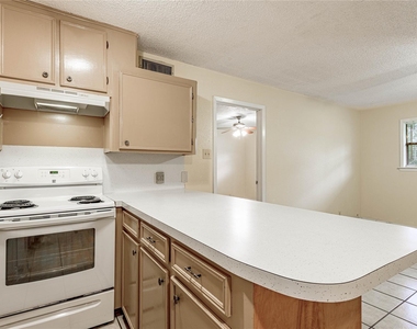 120 Mcadams Lane - Photo Thumbnail 9