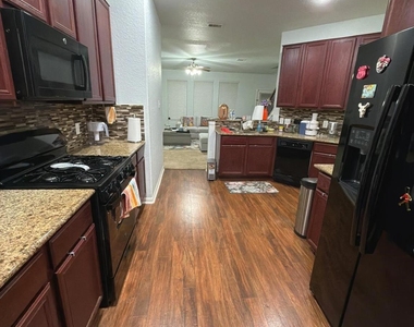 2623 Hunters Side Trail - Photo Thumbnail 10