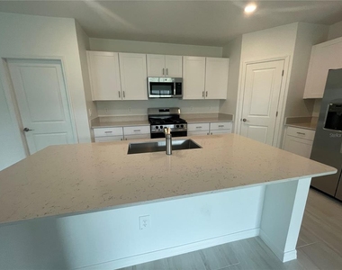 9645 Carabiner Way - Photo Thumbnail 10