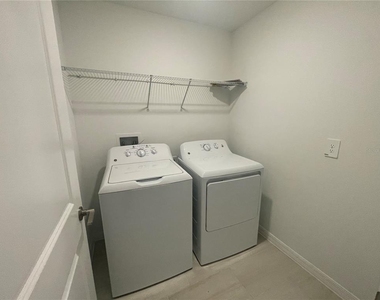 9645 Carabiner Way - Photo Thumbnail 19