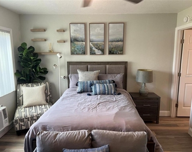 4141 Dolphin Drive - Photo Thumbnail 3