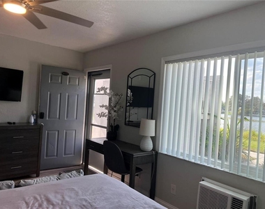 4141 Dolphin Drive - Photo Thumbnail 8