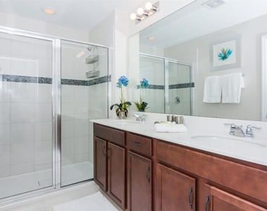 1534 Carey Palm Circle - Photo Thumbnail 32