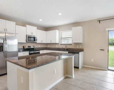 7322 King Creek Drive - Photo Thumbnail 4
