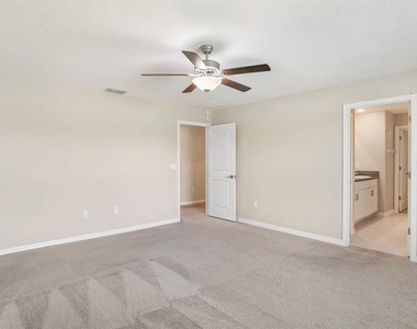 7322 King Creek Drive - Photo Thumbnail 17