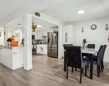7501 Dolonita Drive - Photo Thumbnail 8